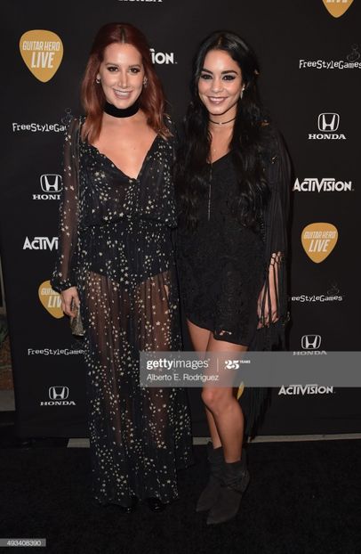 gettyimages-493408390-2048x2048 - VANESSA HUDGENS SI ASHLEY TISDALE