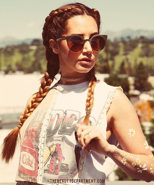  - ASHLEY TISDALE PHOTOSHOOTS 1