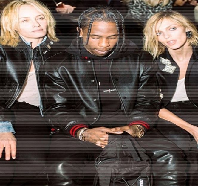 —　Căci odată cu râsul acesteia apare şi propria sa bufnire, petrecând astfel alte câteva - 16 She tryna sugarcoat the taste