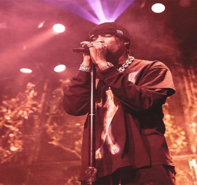 — Seara precedentă își lăsase telefonul în camera pe care o împărțea alături de amicul său, - 16 She tryna sugarcoat the taste