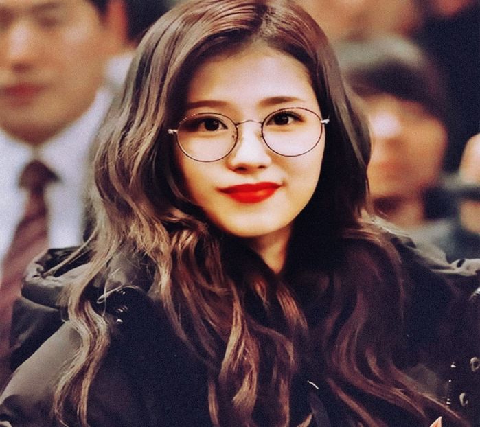 ⋗ Day 101 ⚘ Sana ⚘ ☾ 11.06.2020 - 01 Je suis ma plus belle arme