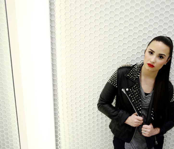  - DEMI LOVATO PHOTOSHOOTS 2