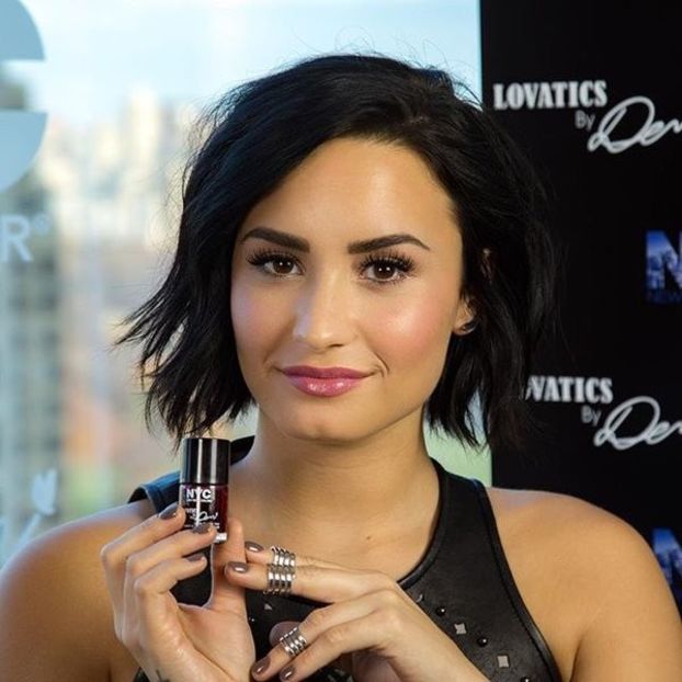  - DEMI LOVATO PHOTOSHOOTS 1