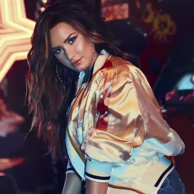  - DEMI LOVATO PHOTOSHOOTS 1