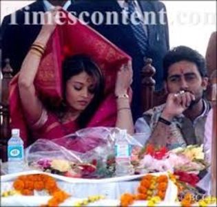 Sorin - *gustă* mmmmmm, yummy ce buna e mâncarea asta - Episodul 1