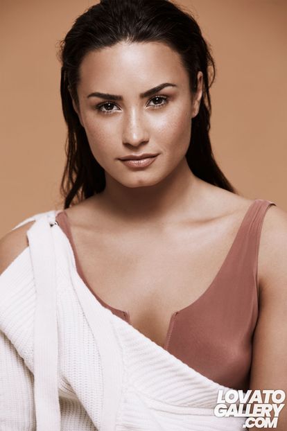  - DEMI LOVATO PHOTOSHOOTS 1
