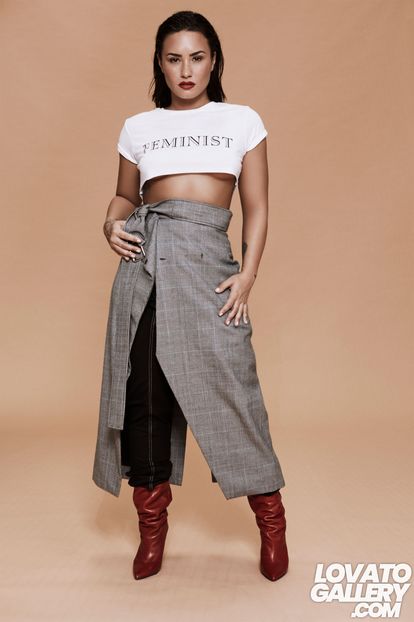  - DEMI LOVATO PHOTOSHOOTS 1