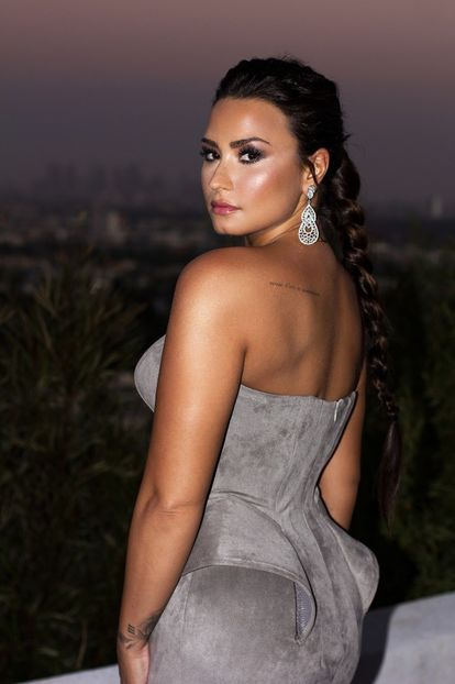 004 (1) - DEMI LOVATO PHOTOSHOOTS 1