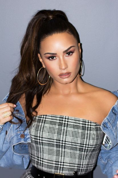  - DEMI LOVATO PHOTOSHOOTS 1