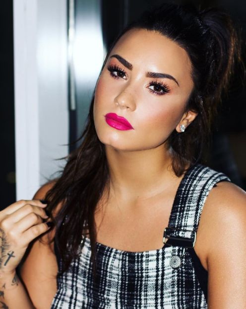 001 (1) - DEMI LOVATO PHOTOSHOOTS 1