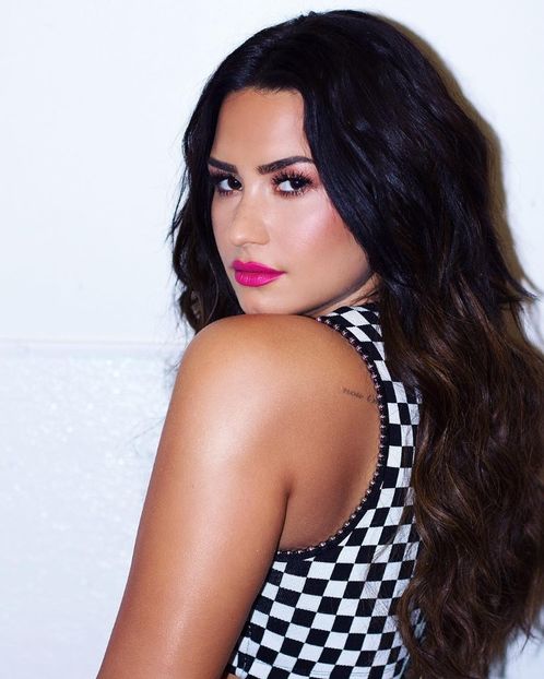  - DEMI LOVATO PHOTOSHOOTS 2