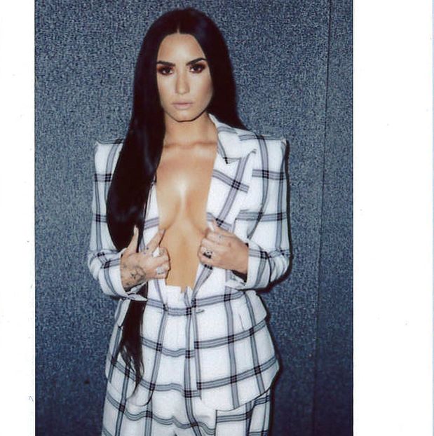 001 (1) - DEMI LOVATO PHOTOSHOOTS 2