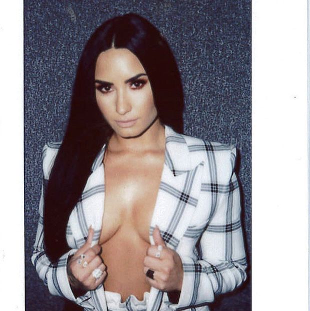 002 (1) - DEMI LOVATO PHOTOSHOOTS 2