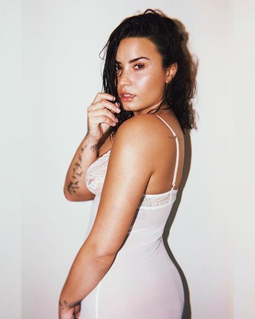  - DEMI LOVATO PHOTOSHOOTS 2