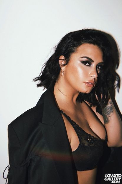  - DEMI LOVATO PHOTOSHOOTS 1