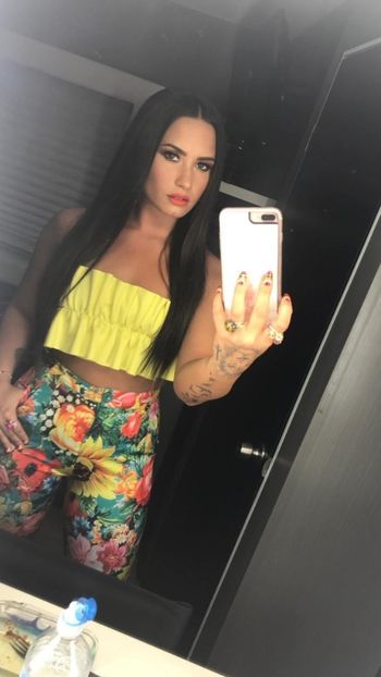  - DEMI LOVATO PHOTOSHOOTS 1