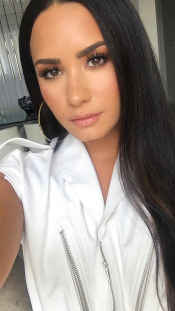  - DEMI LOVATO PHOTOSHOOTS 1