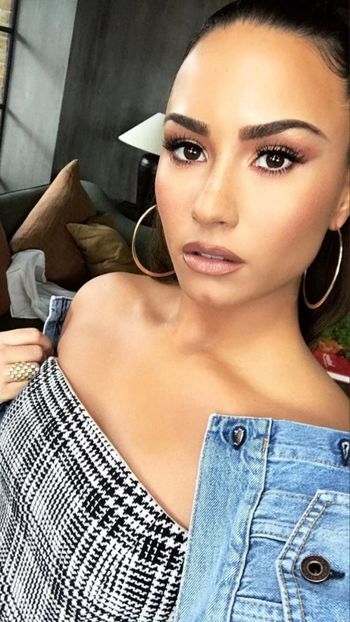  - DEMI LOVATO PHOTOSHOOTS 1