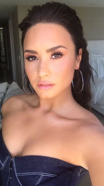  - DEMI LOVATO PHOTOSHOOTS 1