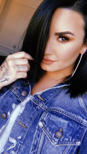  - DEMI LOVATO PHOTOSHOOTS 1