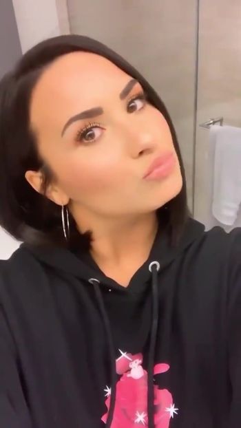  - DEMI LOVATO PHOTOSHOOTS 1