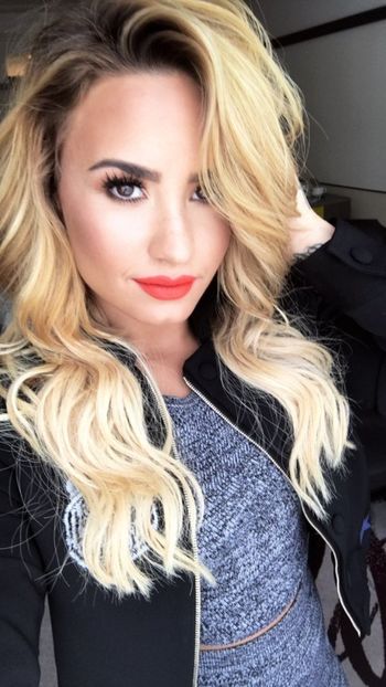 InstagramStory079 - DEMI LOVATO PHOTOSHOOTS 1