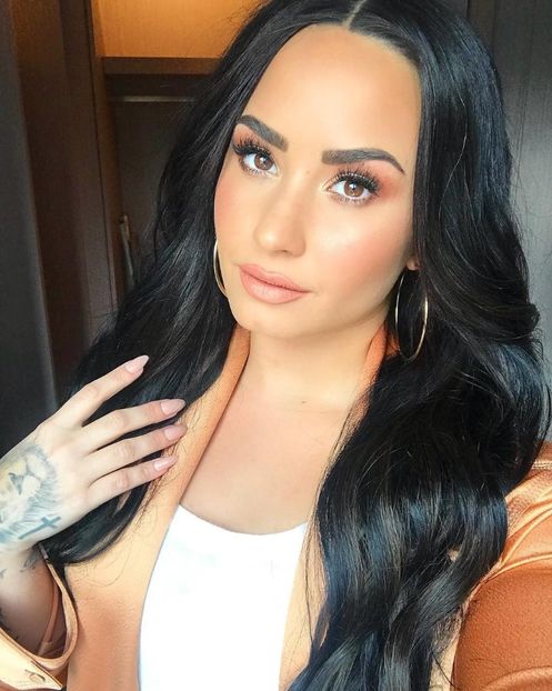  - DEMI LOVATO PHOTOSHOOTS 2