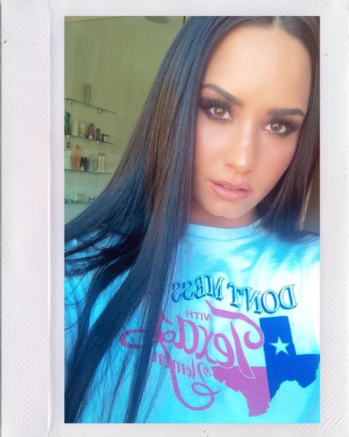  - DEMI LOVATO PHOTOSHOOTS 2