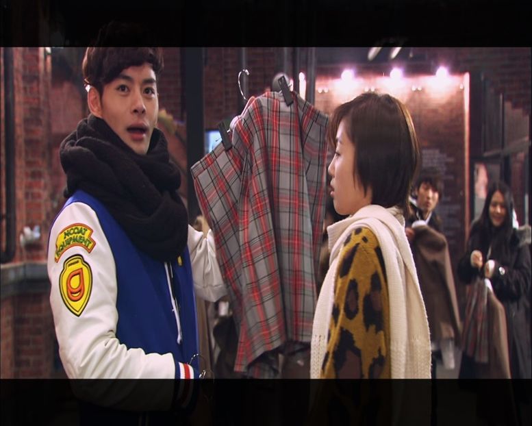 ― Ce e asta? O pătură sau o fustă? - Episode 01