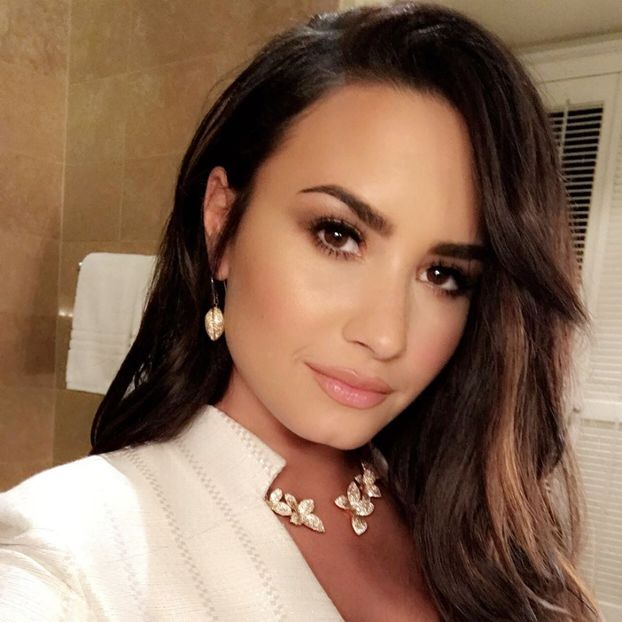 x1325 - DEMI LOVATO PHOTOSHOOTS 2