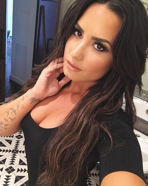  - DEMI LOVATO PHOTOSHOOTS 2