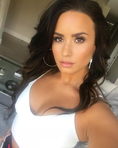  - DEMI LOVATO PHOTOSHOOTS 2