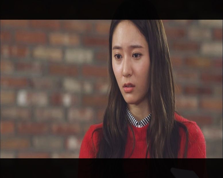 ▌Se uită dezgustată la el. Ia fusta și restul uniformei și pleacă. ▌ - Episode 01