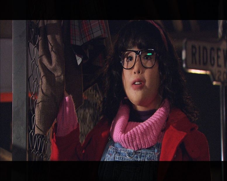 ▌Se ridică și o ia de braț. ▌　― Bine, bine. Cum zici tu. :)) - Episode 01