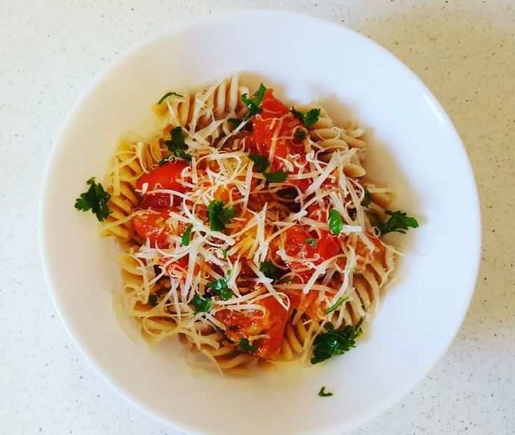  - Paste cu rosii brocoli dovlecel si parmezan