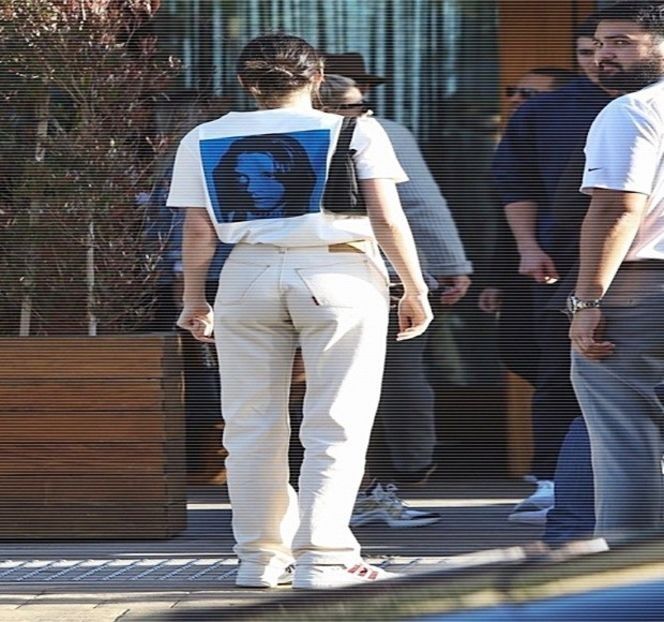 — Alături de ea. “Păi știi tu, mă gândeam că ar fi o excepție de la regulă la cât de serios e - 16 She tryna sugarcoat the taste