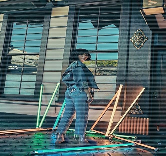 — Ascultă liniștită fiecare cuvânt al acesteia, încercând concomitent să-și ascundă - 16 She tryna sugarcoat the taste