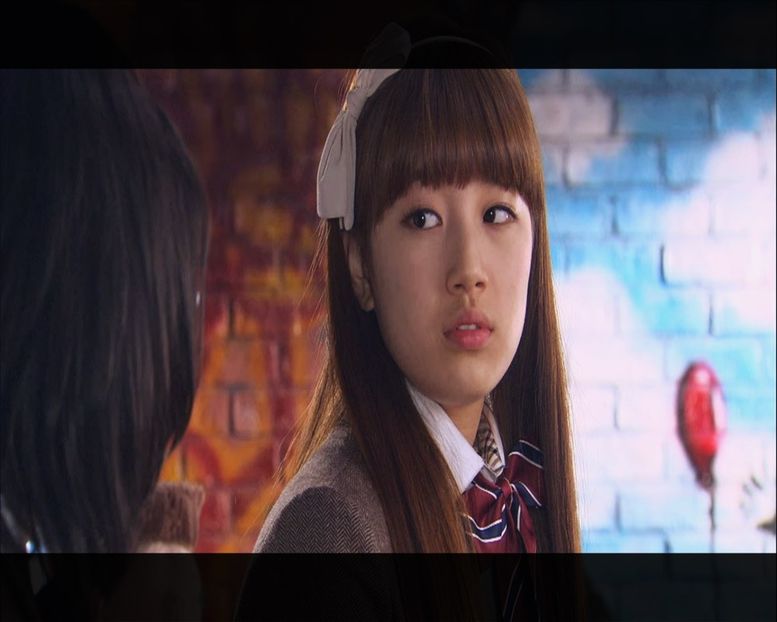 ― Da. Nu știai? Nu de asta umbli toată ziua după ea? - Episode 02