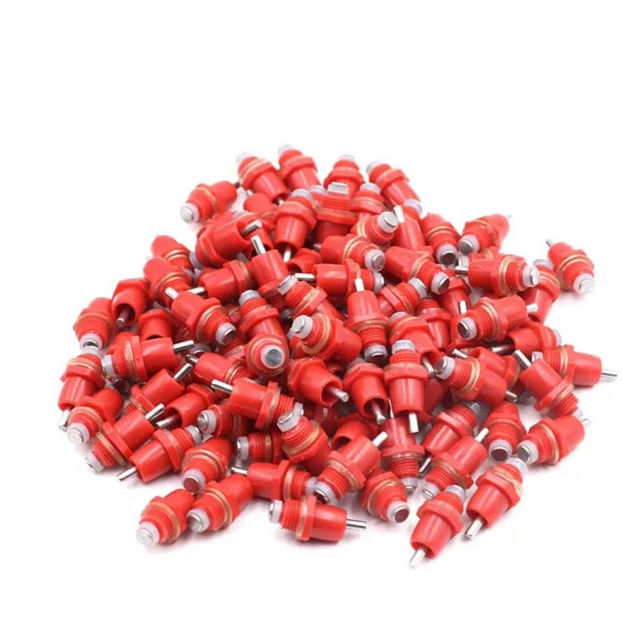  - A4 Adapatori Niplu Apa Pasari de vanzare