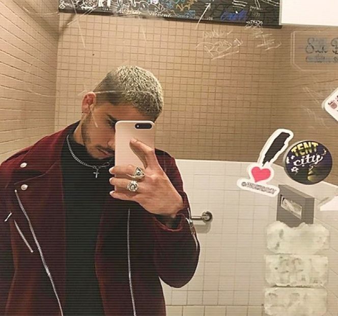 — Să se petreacă între el şi Fai, care deţin drept urmare câteva surâsuri tipice. Toate până - 17 My eyes red but my brim low