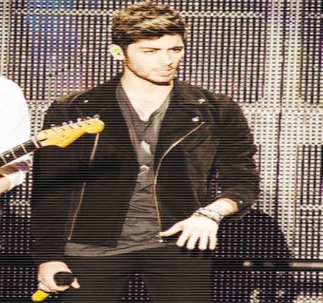 — Cea mai neaşteptată reacţie se dovedeşte a proveni chiar din partea iubitei sale, căci într-o - 17 My eyes red but my brim low