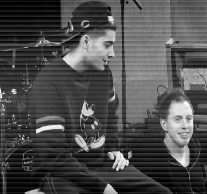 — Se aşterne. Ceea ce îi oferă o stare agitată devine bătăile inimii sale crescând cu o viteză - 17 My eyes red but my brim low