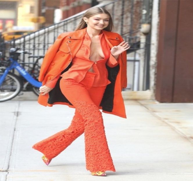 —  Atâta tot, dar...presupun că înţeleg oarecum ieşirea ta. Asta nu înseamnă că îţi acord - 17 My eyes red but my brim low