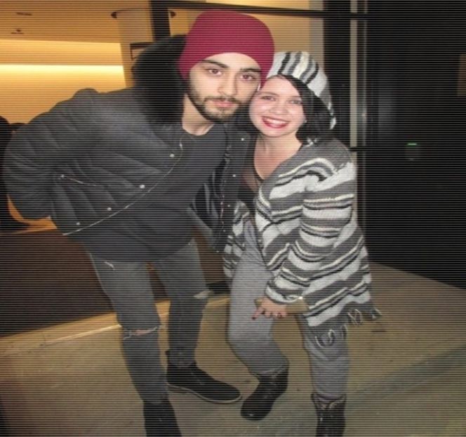 — Spre interiorul gurii. Starea lui, uşor deplorabilă, din acele momente, nu contribuia sub - 17 My eyes red but my brim low