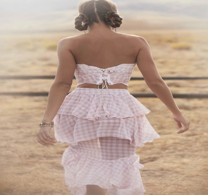 — Sprijinit pe una dintre perne, în timp ce corpul îi revine alungit pe o parte a patului. - 17 My eyes red but my brim low