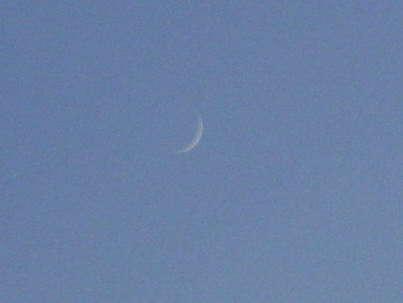 Luna noua in Leu - Luna - Soarele si norii - 2