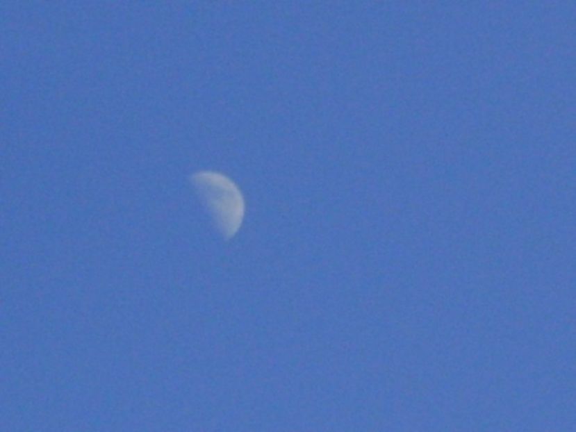 Luna in crestere in Balanta - Luna - Soarele si norii - 2