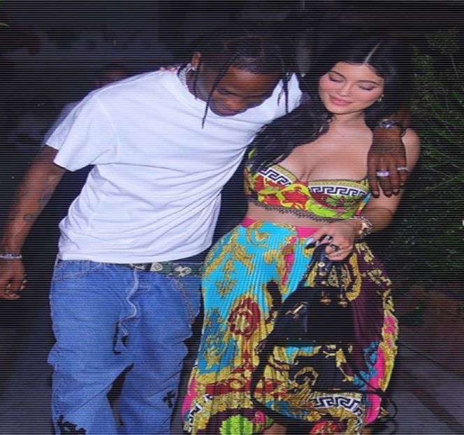 — Cunoscută vocea prin acea informaţie necesară ei, căci cu siguranţă el nu avea de gând - 17 My eyes red but my brim low