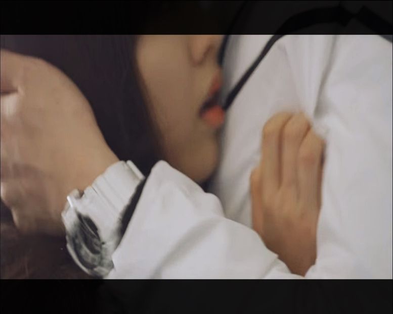 ▌Ea se sperie și-l împinge. ▌ - Episode 05