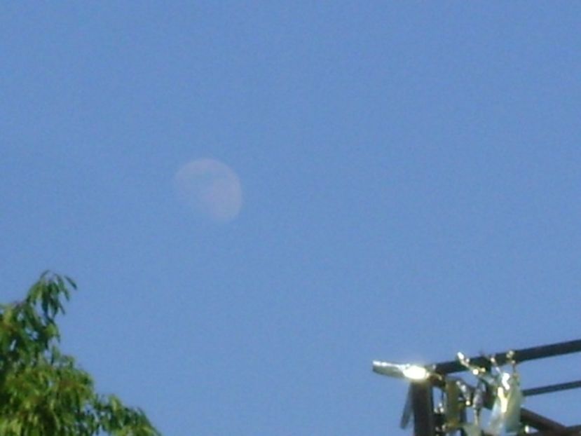 Luna in crestere in Scorpion - Luna - Soarele si norii - 2